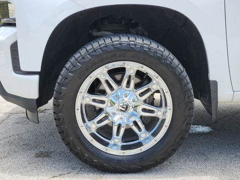 Used 2020 Chevrolet Silverado 1500 Custom w/ Custom Value Package RWD image 10