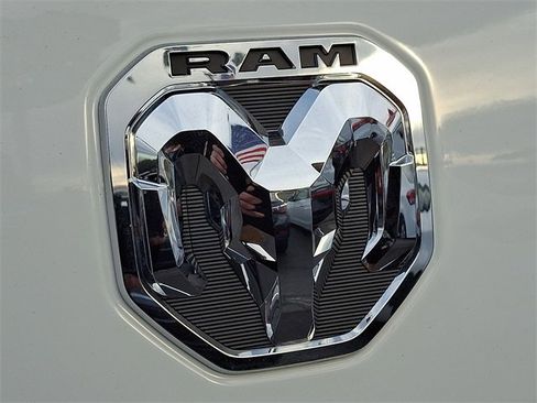 Used 2024 RAM 2500 Tradesman w/ Chrome Appearance Group image 30