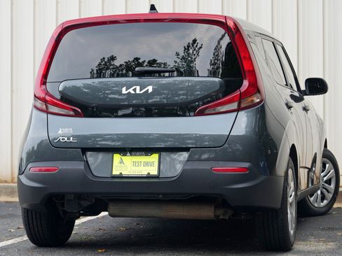 Used 2022 Kia Soul LX FWD image 4