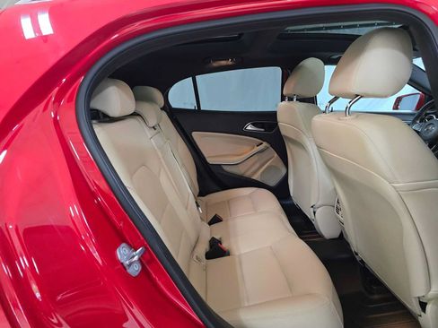 Used 2019 Mercedes-Benz GLA 250 4MATIC image 12
