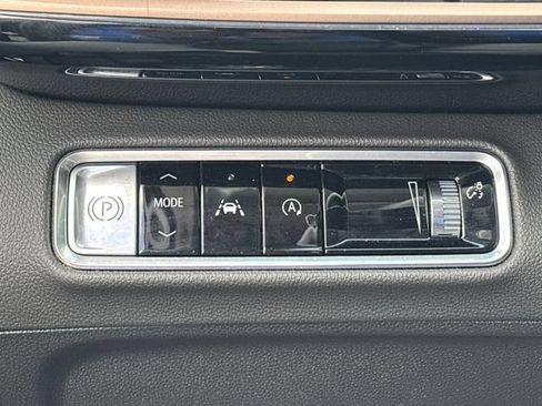 Used 2025 Buick Envision Sport Touring AWD/4WD image 23