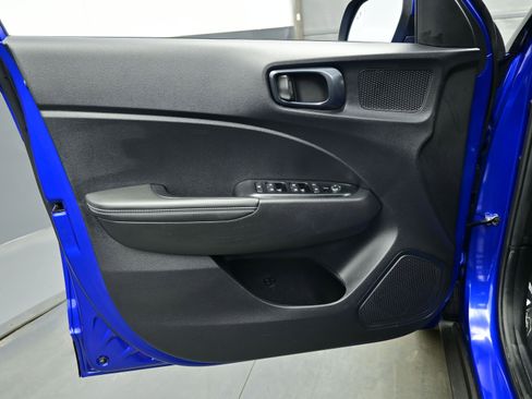 Certified 2025 Hyundai Venue Limited image 9