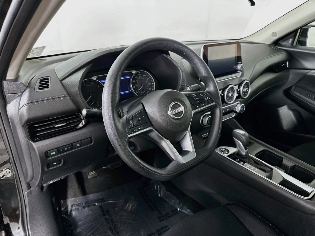 Used 2025 Nissan Sentra SV FWD image 14