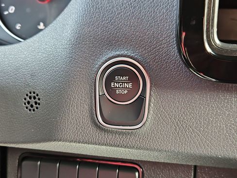 Used 2023 Mercedes-Benz Sprinter 2500 image 16