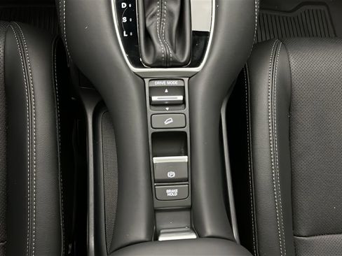 Certified 2024 Honda HR-V EX-L image 32