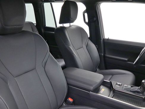 Used 2024 Lexus GX 550 w/ Accessory Package (Z1) AWD/4WD image 27