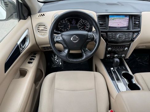 Used 2018 Nissan Pathfinder SV w/ SV Tech Package FWD image 24