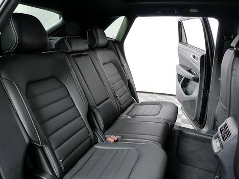 Certified 2025 Volkswagen Atlas Cross Sport SEL R-Line AWD/4WD image 24