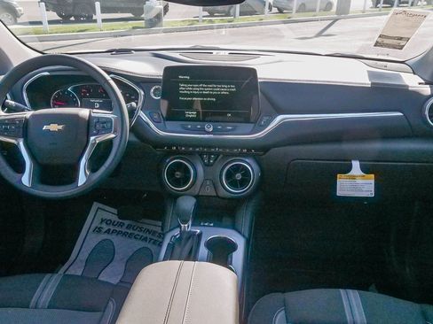 New 2025 Chevrolet Blazer LT w/ Convenience Package AWD/4WD image 11