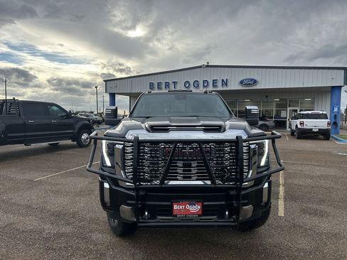 Used 2024 GMC Sierra 2500 Denali w/ Denali Reserve Package image 2
