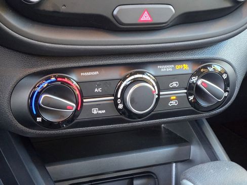 Used 2025 Kia Soul LX w/ Option Group 015 image 33