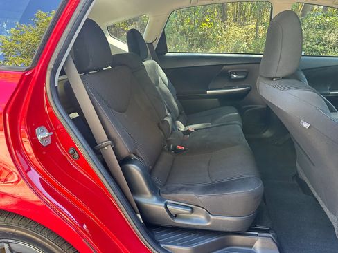 Used 2015 Toyota Prius V Three image 12