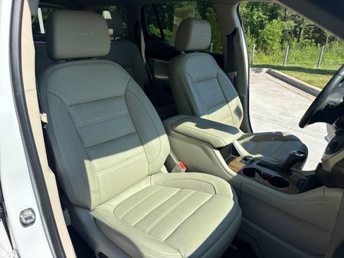Used 2017 GMC Acadia Denali FWD image 33