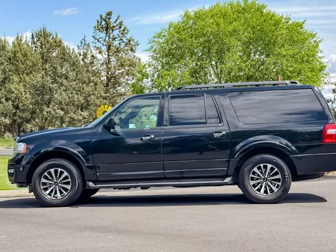 Used 2016 Ford Expedition EL XLT w/ Equipment Group 202A AWD/4WD image 8