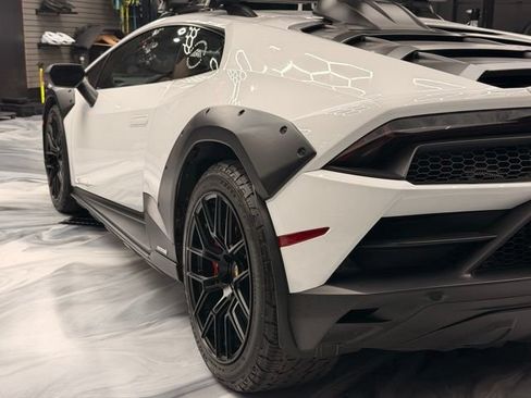 Used 2024 Lamborghini Huracan Sterrato AWD/4WD image 14