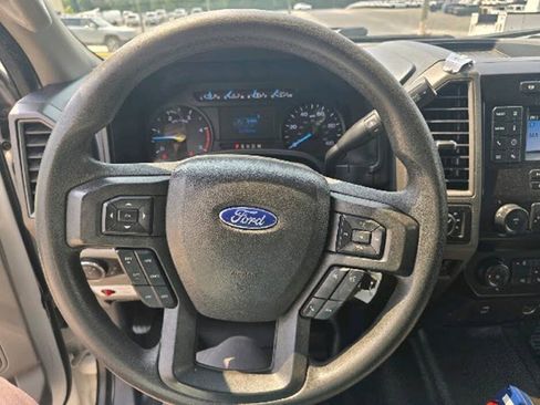 Used 2022 Ford F550 4x4 Crew Cab Super Duty w/ Power Equipment Group image 17