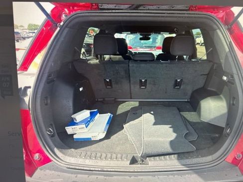 Used 2025 Chevrolet Equinox LT w/ Safety and Technology Package image 11