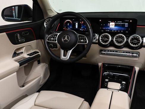 Certified 2022 Mercedes-Benz GLB 250 4MATIC image 12