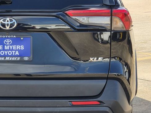 Used 2025 Toyota RAV4 XLE FWD image 9
