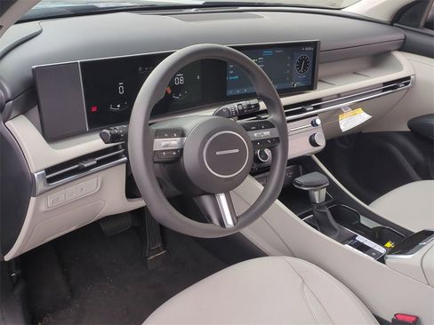 Certified 2025 Hyundai Tucson SEL image 12