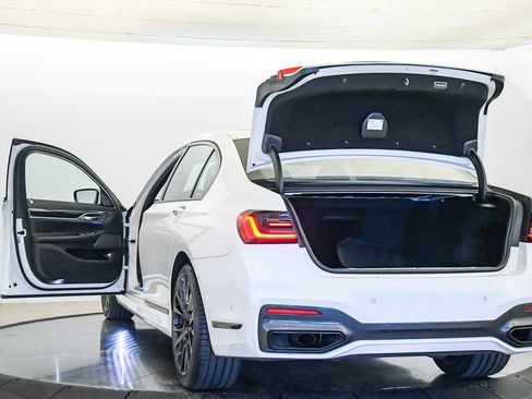 Certified 2022 BMW 740i w/ M Sport Package image 29