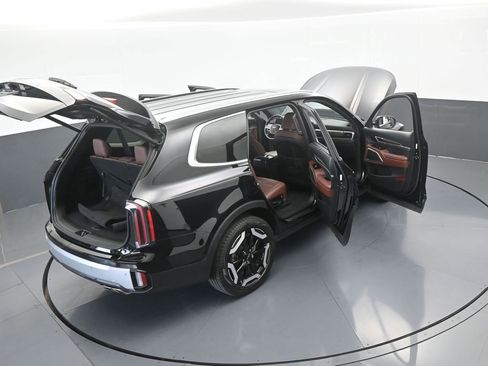 Used 2024 Kia Telluride EX w/ EX Captain's Chair Package FWD image 70