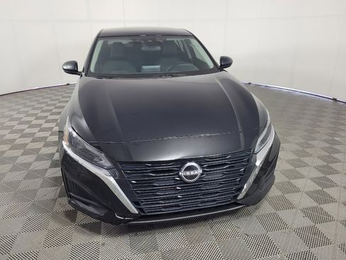 Used 2025 Nissan Altima 2.5 S FWD image 14