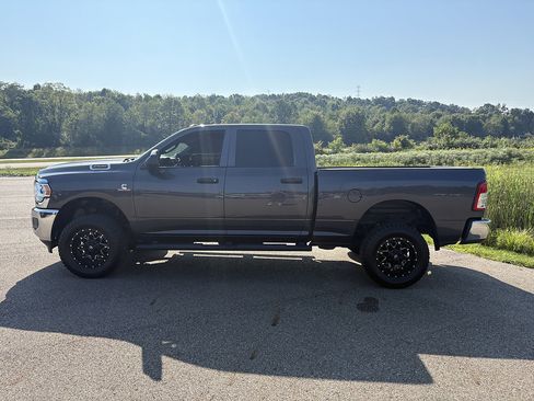 Used 2021 RAM 2500 Tradesman AWD/4WD image 2