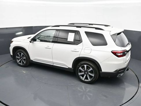 Used 2025 Honda Pilot Touring image 29