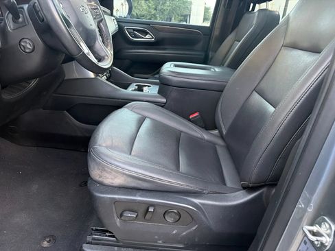 Used 2022 Chevrolet Tahoe Z71 w/ Z71 Off-Road Package AWD/4WD image 16