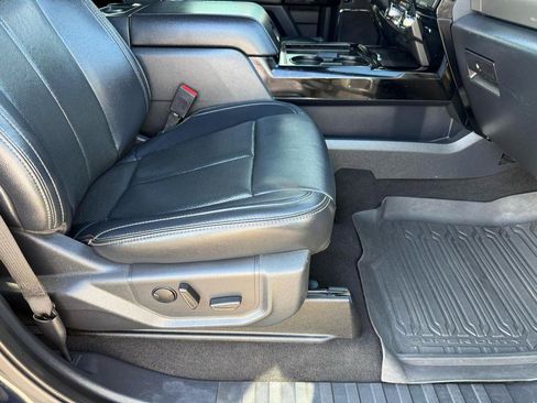 Used 2022 Ford F250 Lariat w/ Black Appearance Package AWD/4WD image 31