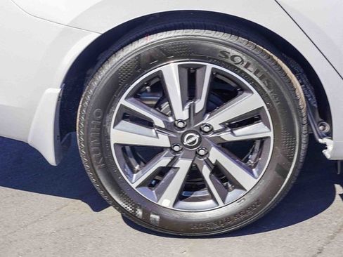 New 2025 Nissan Versa SV w/ Trunk Package image 9