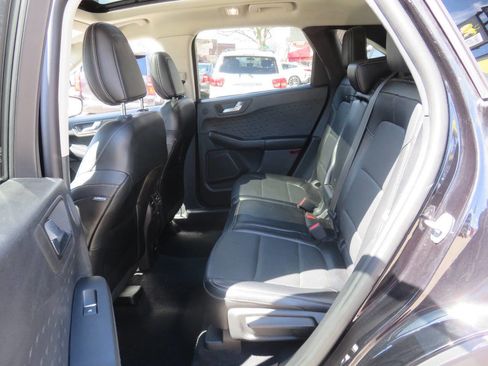 Used 2020 Ford Escape Titanium image 20