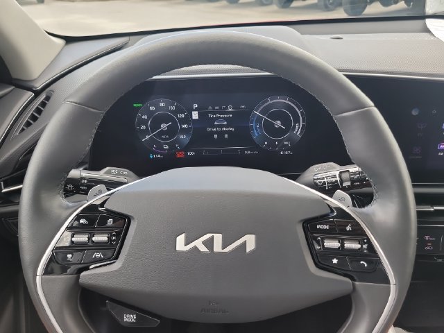 Used 2025 Kia Niro Wind w/ Wind Preserve Package FWD image 28
