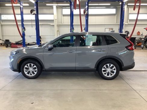Used 2023 Honda CR-V LX image 10