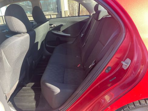 Used 2010 Toyota Corolla image 9