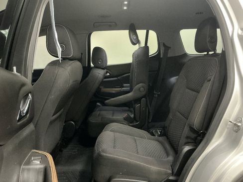 Used 2019 GMC Acadia SLE FWD image 22