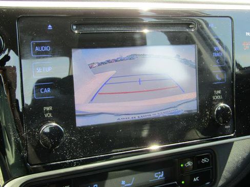Used 2017 Toyota Corolla LE FWD image 24