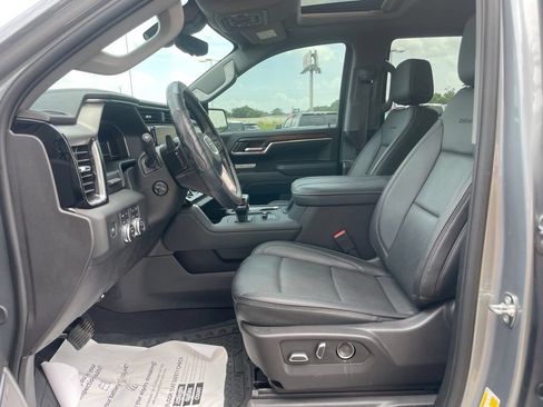 Used 2024 GMC Sierra 1500 Denali w/ Technology Package AWD/4WD image 11