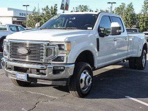 Used 2020 Ford F350 Lariat w/ Lariat Ultimate Package image 3