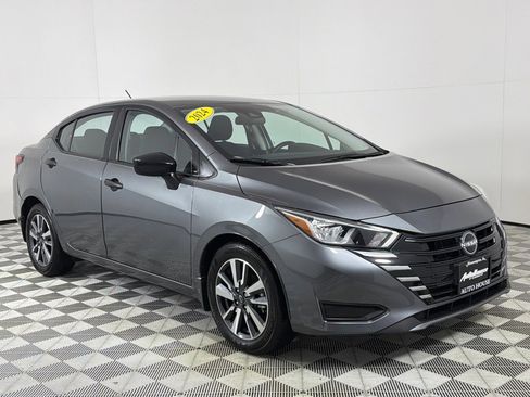 Used 2024 Nissan Versa S w/ S Plus Package image 3