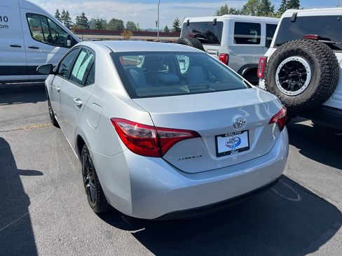 Used 2017 Toyota Corolla LE w/ Carpet Mat Package (TMS) FWD image 8