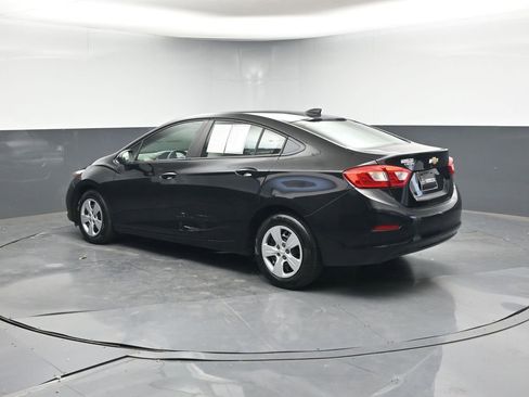 Used 2018 Chevrolet Cruze LS image 3