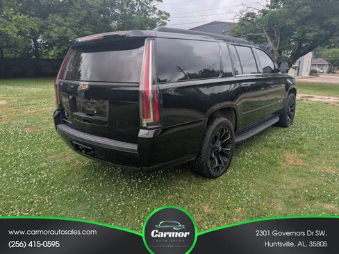 Used 2018 Cadillac Escalade ESV Luxury AWD/4WD image 2