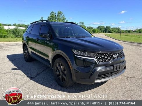 Certified 2022 Kia Sorento S w/ Panoramic Sunroof Package AWD/4WD image 7