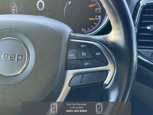 Used 2022 Jeep Grand Cherokee Laredo X image 19