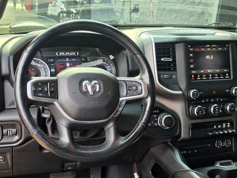 Used 2019 RAM 1500 Big Horn AWD/4WD image 9