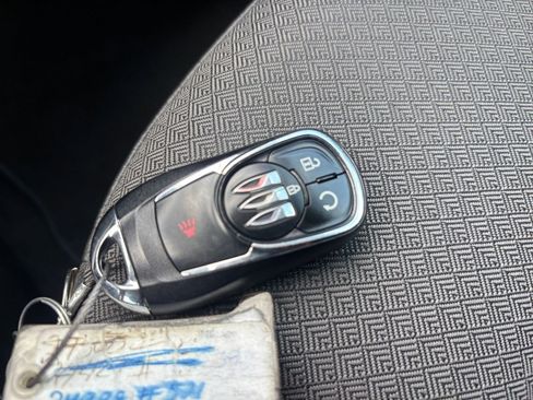 Used 2025 Buick Encore GX Preferred FWD image 21