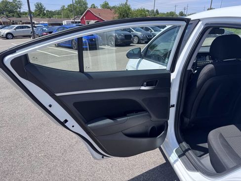 Used 2020 Hyundai Elantra SEL w/ Cargo Package (C1) FWD image 12