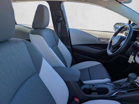 Used 2025 Toyota Corolla LE image 18